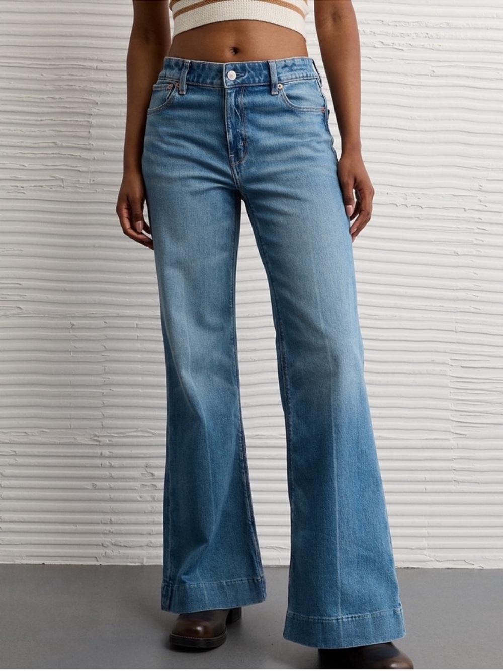 AE Stretch High-Waisted
Flare Jean 10 short